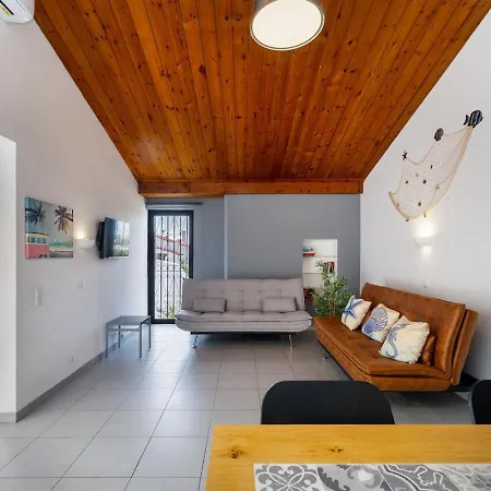 Yuka - Pool And Oura